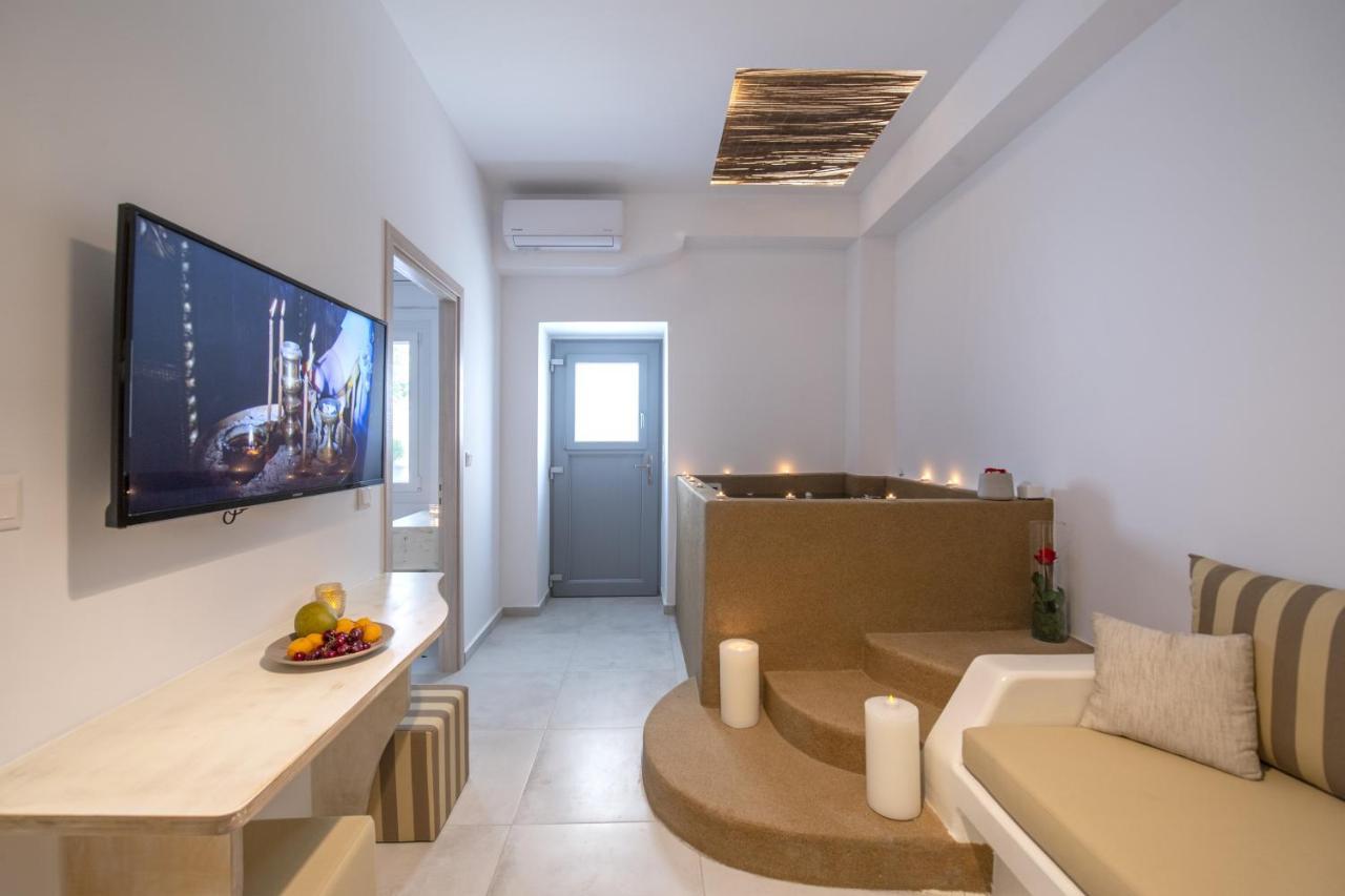 In Heart House - Naousa, Paros *